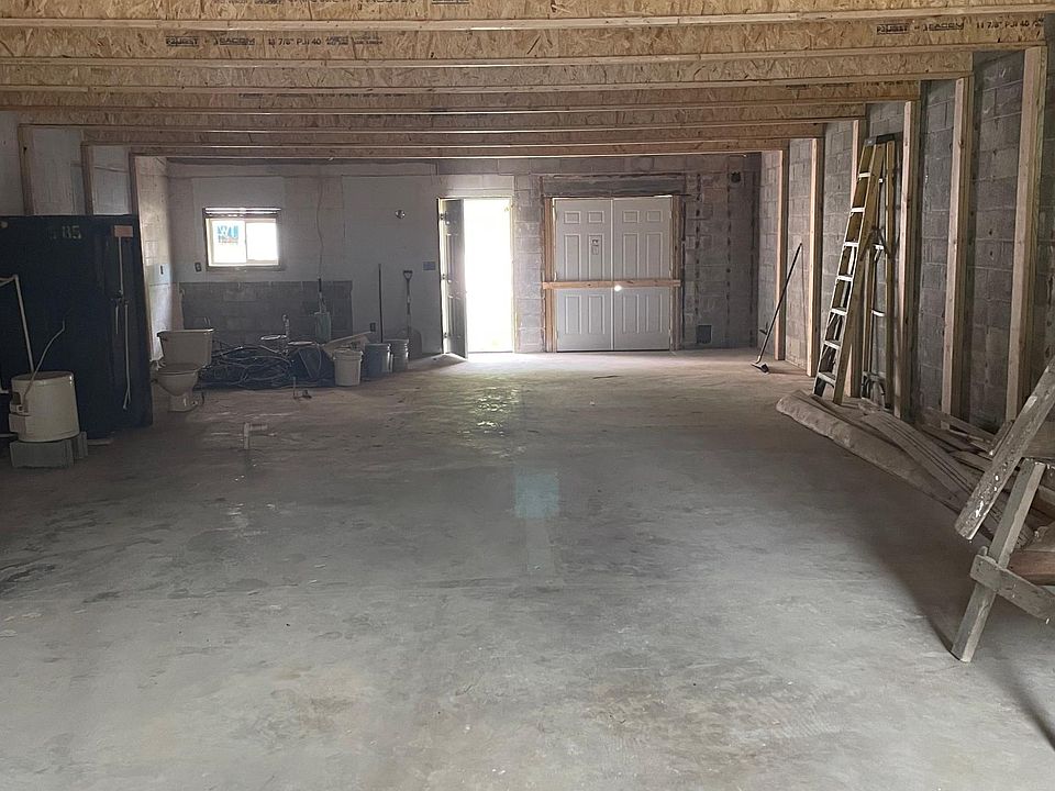 2nd image of 22195 Main St