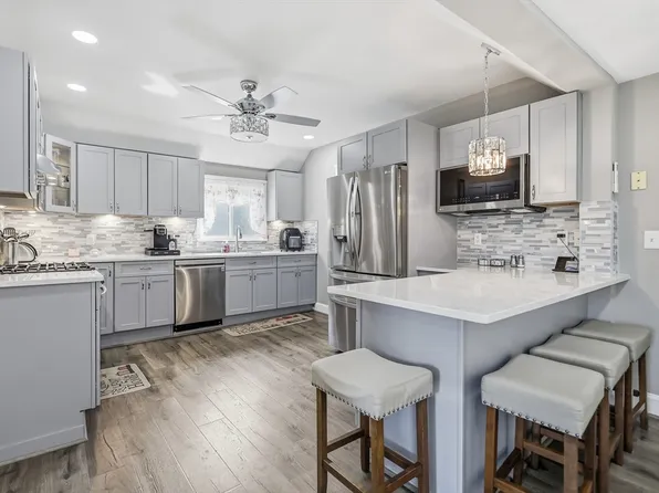 157 S Pleasant St, Haverhill, MA 01835