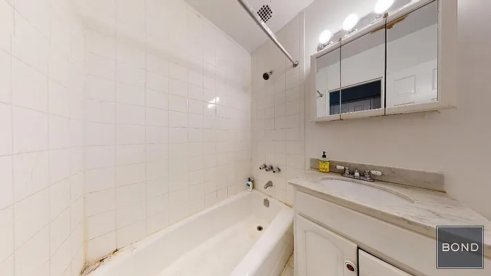 Rented by Bond New York | media 22