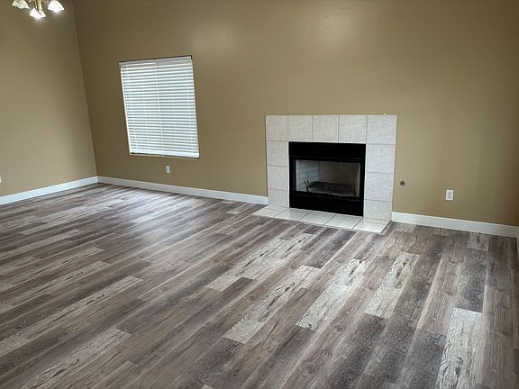 LIVING ROOM/DINNING ROOM COMBO