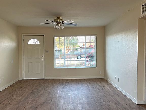 4th image of 520 E El Camino Dr