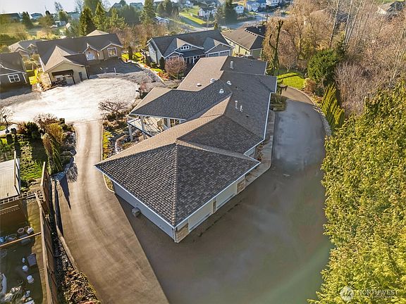 2nd image of 18019 Mariposa Lane