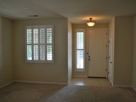 3rd image of 1300 Seymour Cir