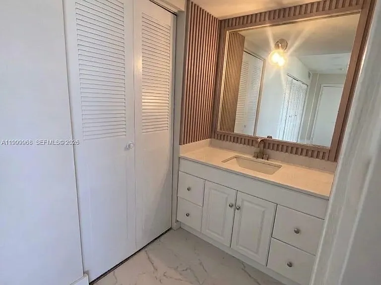 16400 NE 17th Ave #701 — Photo 5