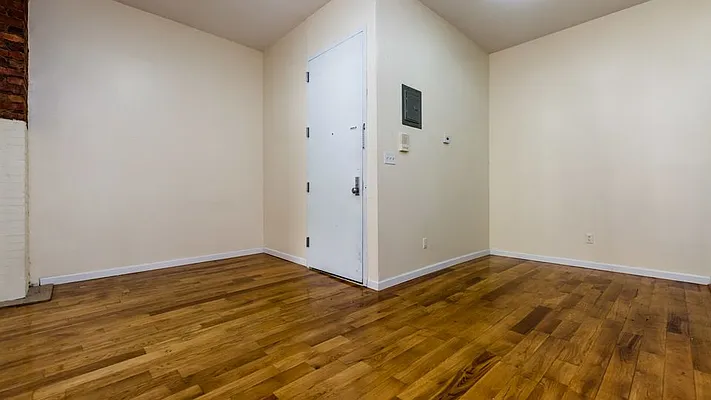 Rented by Nooklyn NYC LLC | media 27