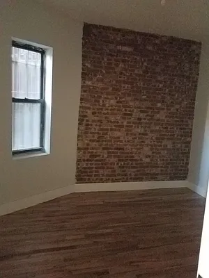 Rented by EXR | media 4