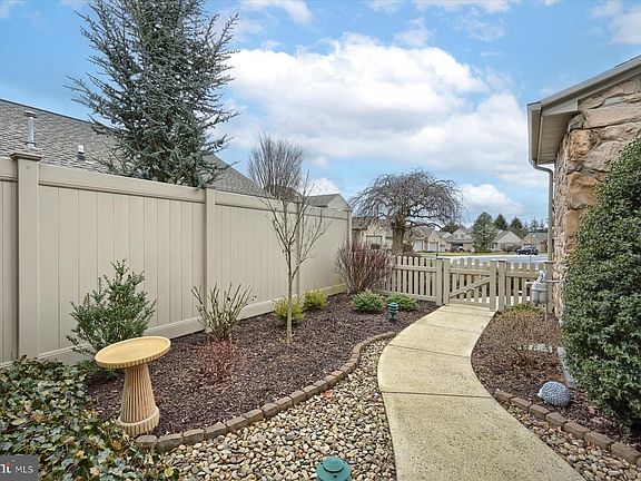 3rd image of 543 Farmhouse Ln