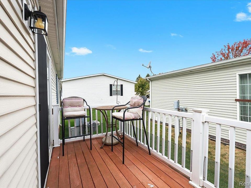 11092 Indianwood Ct, photo 17