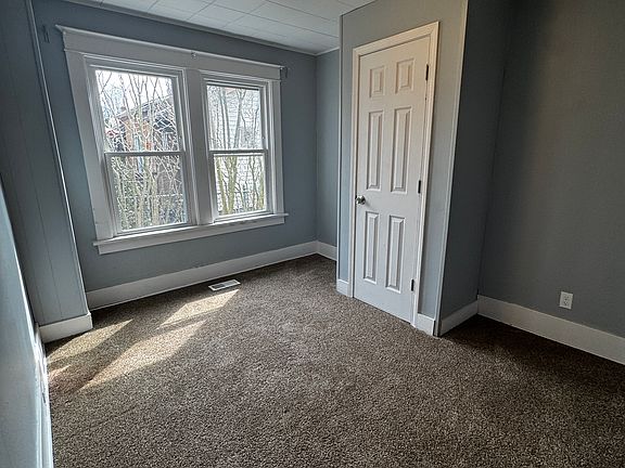 5th image of 257 The Brooklands Ave