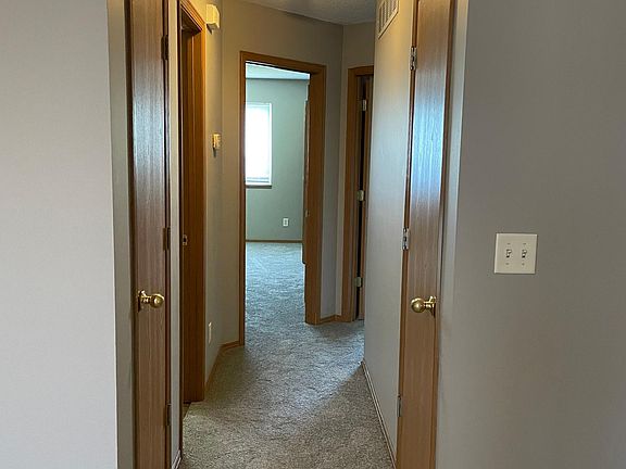 3rd image of 4551 N Saint James St
