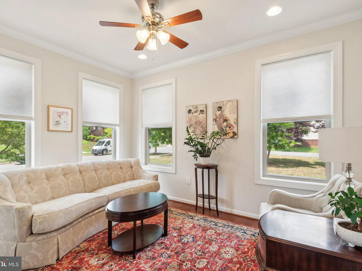 4 bed, 3.5 bath, 3490 sqft, $4,500 — Photo 4