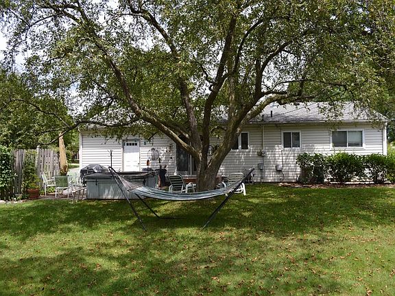 2nd image of 41910 Stanberry Dr
