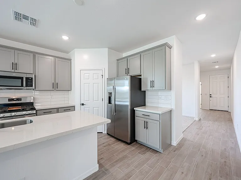5633 W McNeil St — Photo 14