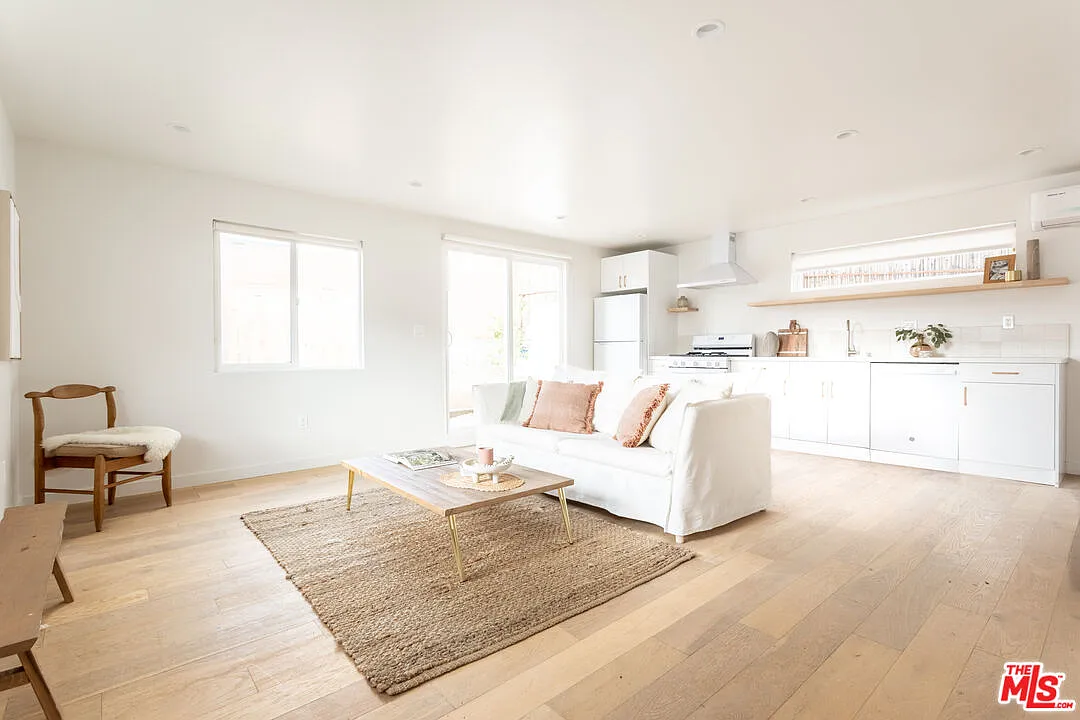 2 bed, 2.0 bath, $3,995 — Photo 2