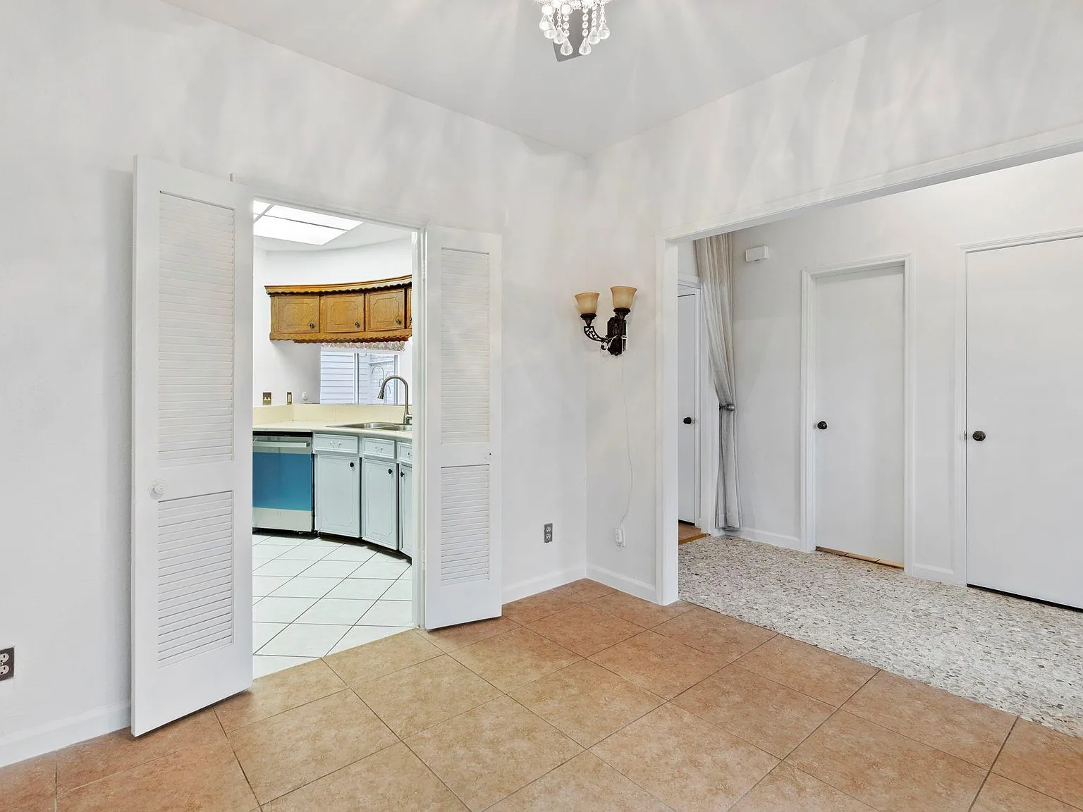 3 bed, 2.5 bath, 1840 sqft, $2,000 — Photo 4