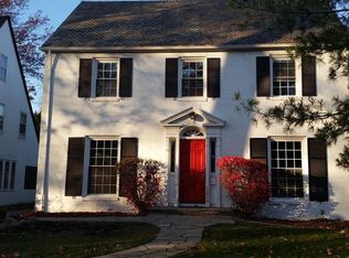 17815 Fernway Rd, Shaker Heights, OH 44122