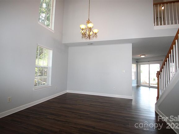 3rd image of 7830 Shiny Meadow Ln