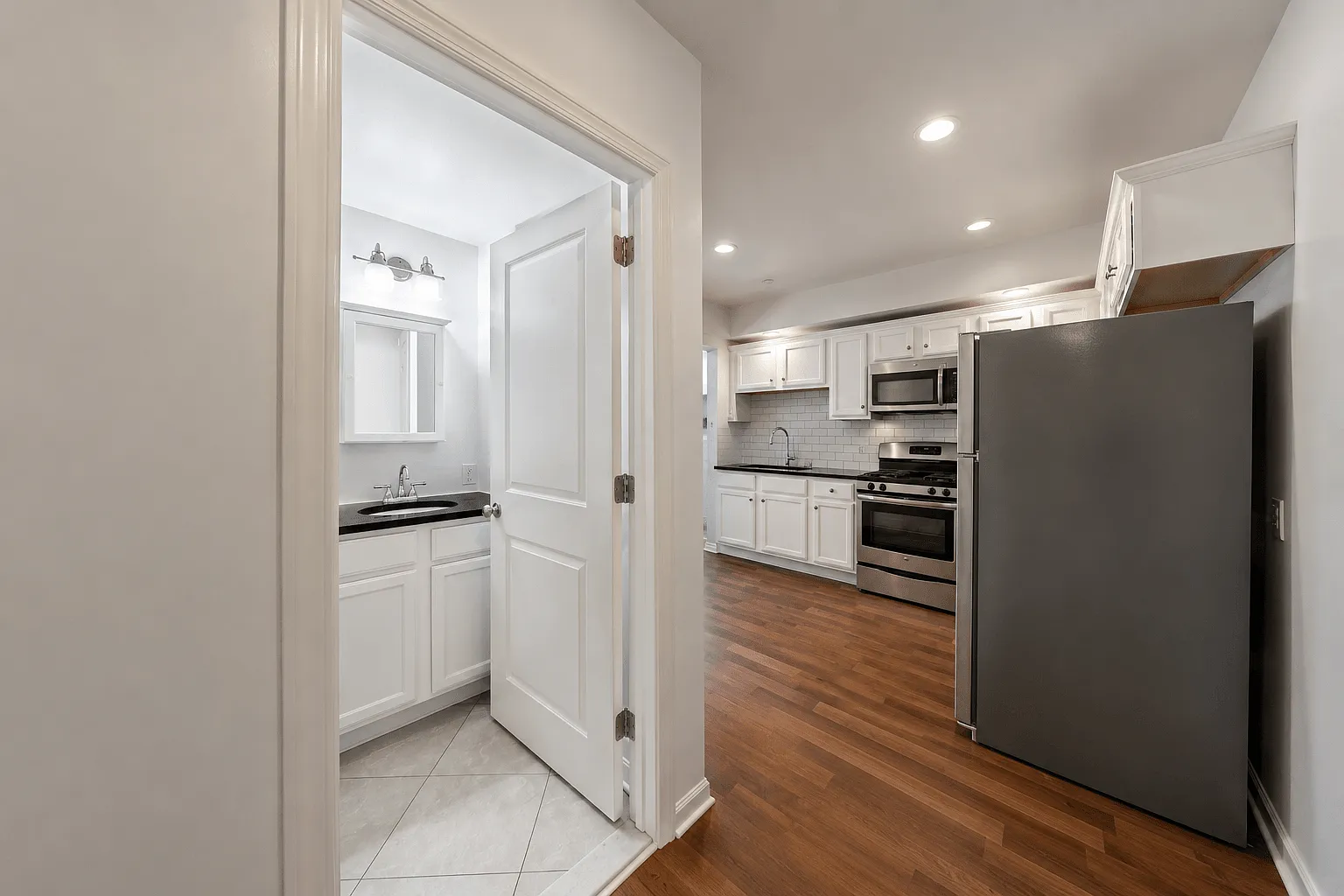 5261 Ridge Avenue — Photo 4