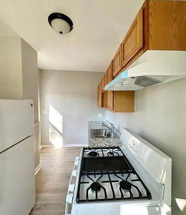 4th image of 116 Hurlburt St #2