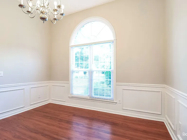 819 Winding Grove Ln — Photo 7