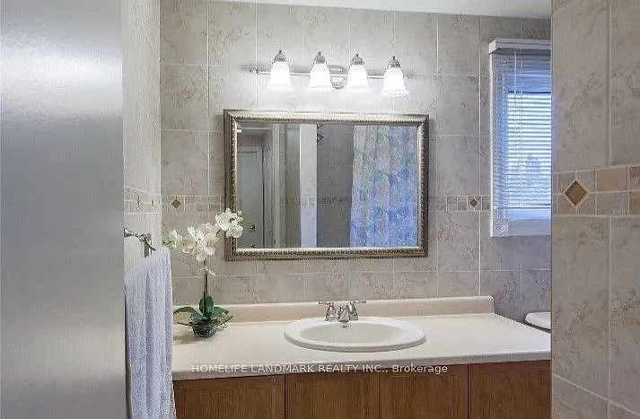 583 Edinburgh Rd S — Photo 4