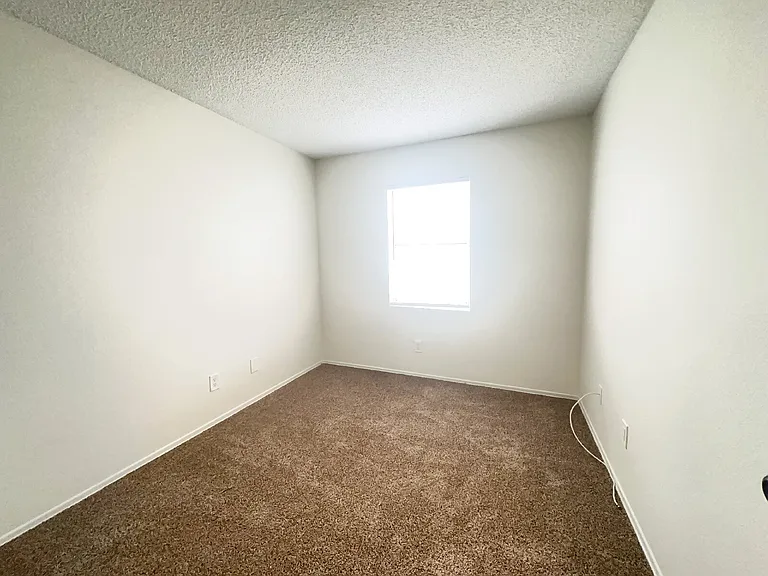 18209 Sierra Hwy — Photo 2