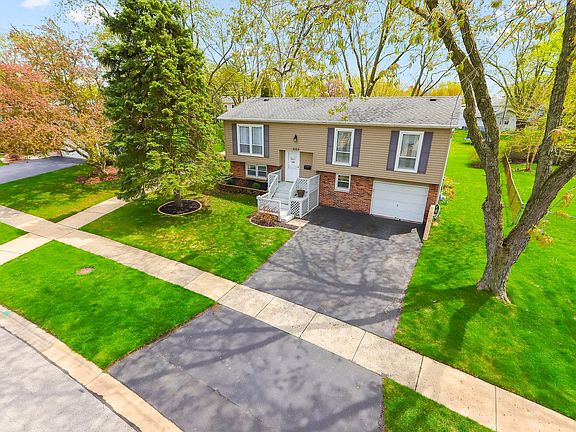 2nd image of 2223 Evergreen Ln