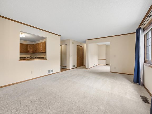 4th image of 4050 Maureen Dr NE #101NE