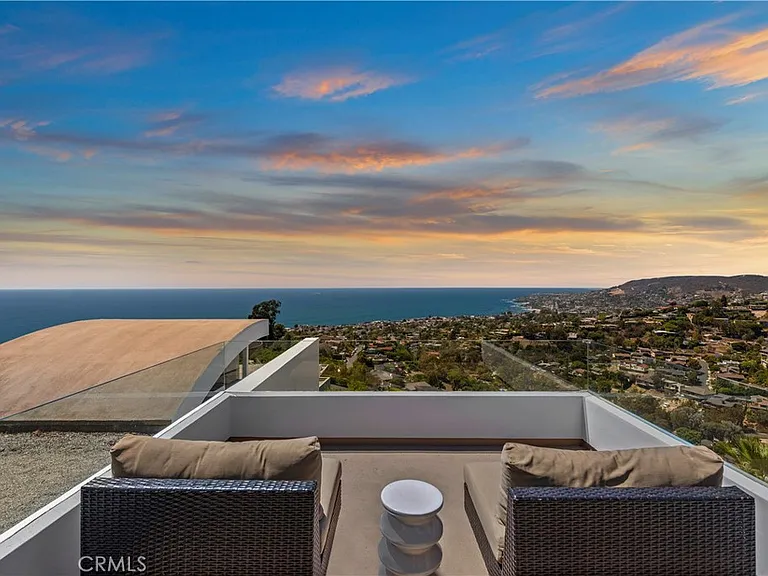940 Summit Dr — Photo 47