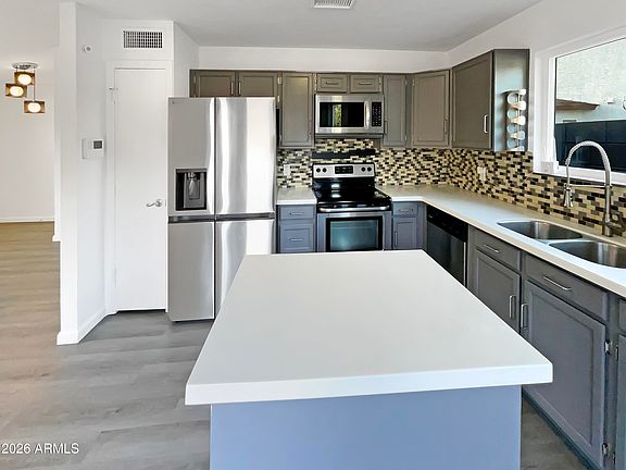 2nd image of 908 E WAHALLA Lane