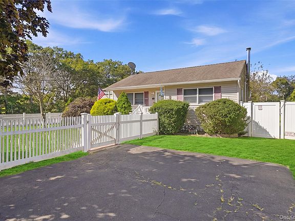 3rd image of 98 Smith Avenue
