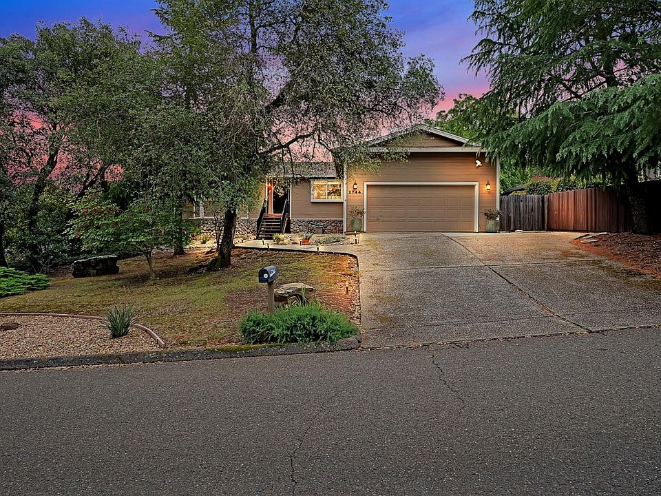 1st image of 2744 Sandhurst Dr