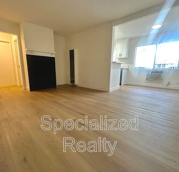 14718 Sylvan St. — Photo 1