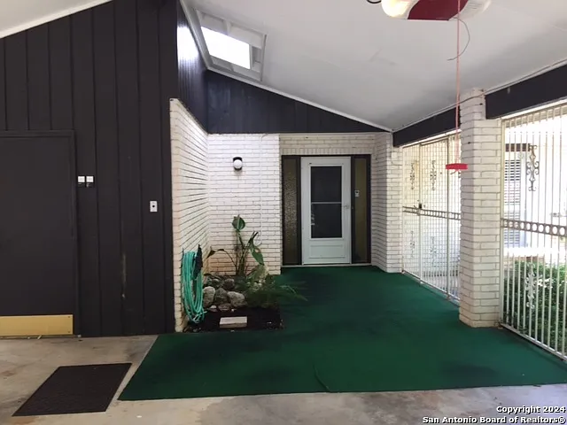 10919 Whisper Rdg — Photo 3