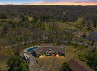 8446 Par Ln, Rogers, AR 72756