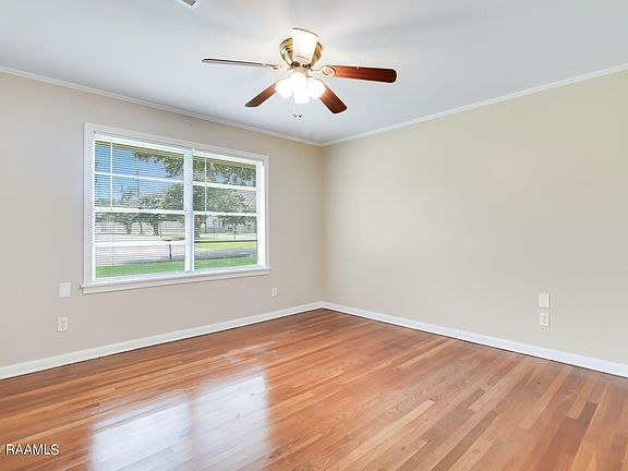 5th image of 200 Montrose Ave