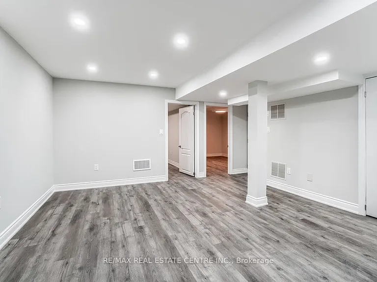 180 Giddings Cres #BASEMEN — Photo 9
