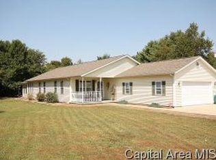 6101 Droege Rd, Rochester, IL 62563