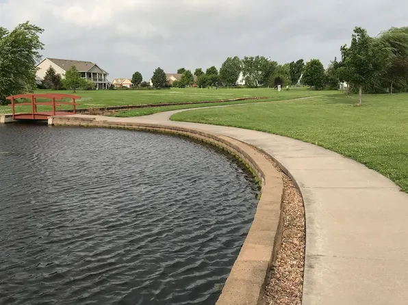 329 Old Colony Ct, North Newton, KS 67117