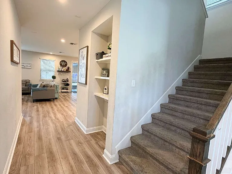 467 Blue Daze St — Photo 9