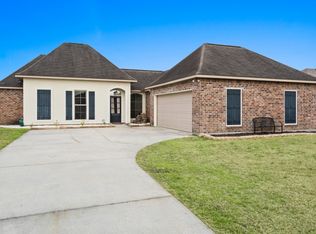 28310 Lake Sabine Dr, Livingston, LA 70754