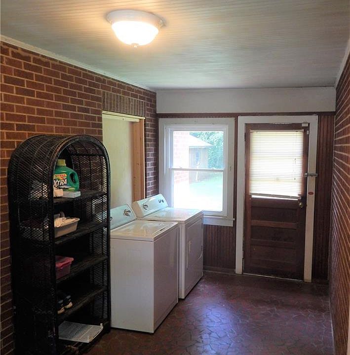 2nd image of 408 E 2nd St