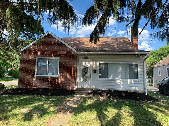 2nd image of 1686 Oakwood Ave
