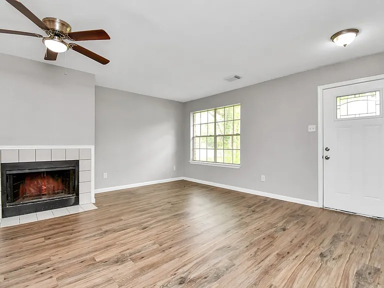 8106 Claiborne St — Photo 6