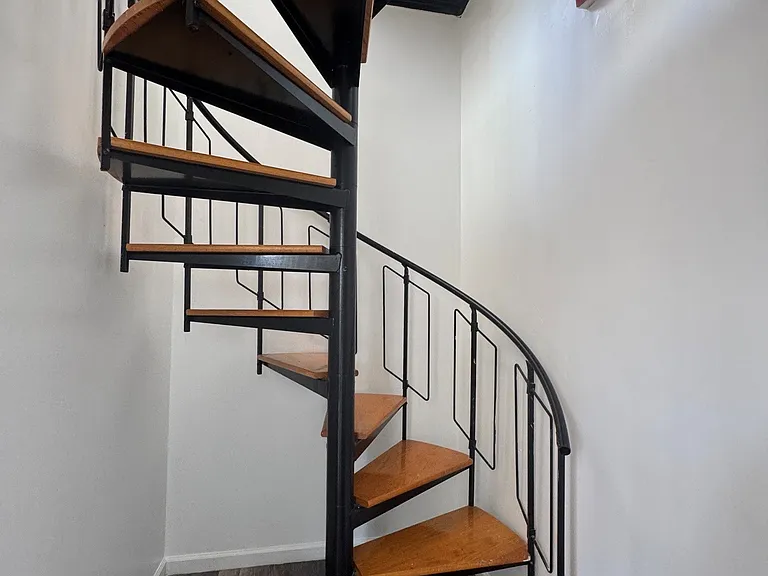 Seville Lofts — Photo 4