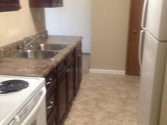 4th image of 1501 Woodlawn Dr APT 1