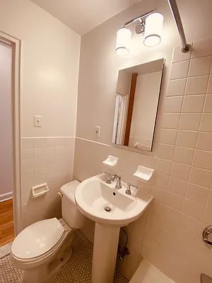 Rented by Metropolis Real Estate of Manhattan | media 18