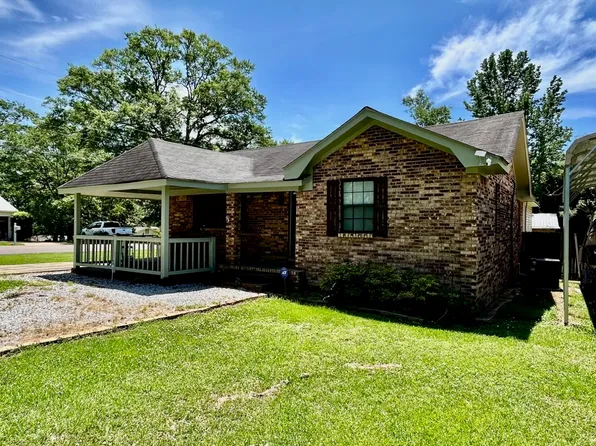 309 College St, Carthage, MS 39051