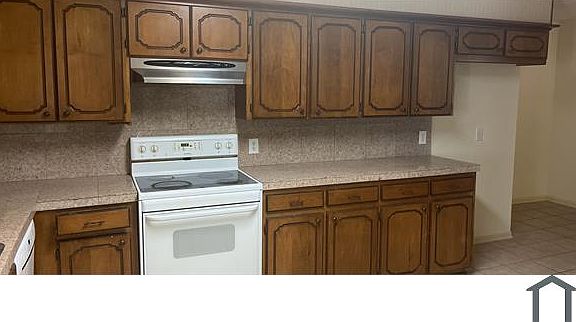 3rd image of 2441 Canyon Creek Dr