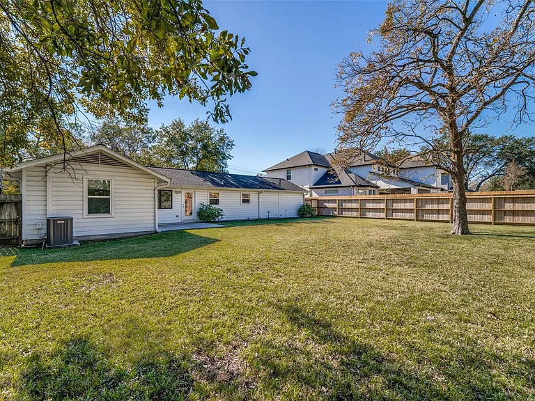 4502 Brookwoods Dr — Photo 22